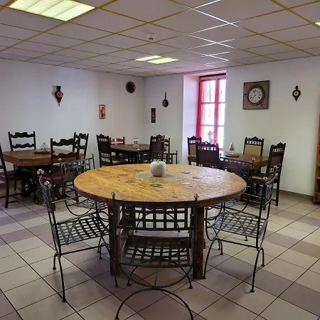 Ancienne Gendarmerie - Gite Les Gens Dorment B&B Le Monastier sur Gazeille